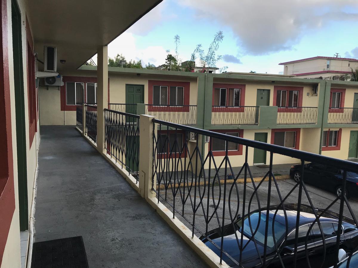 2 Bedroom / 1 Bath Only 5 Minutes Away From Bank Of Hawaii Sinajana Exterior foto